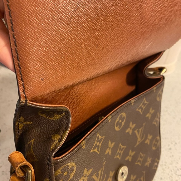 Louis Vuitton Purse - Picture 6 of 9